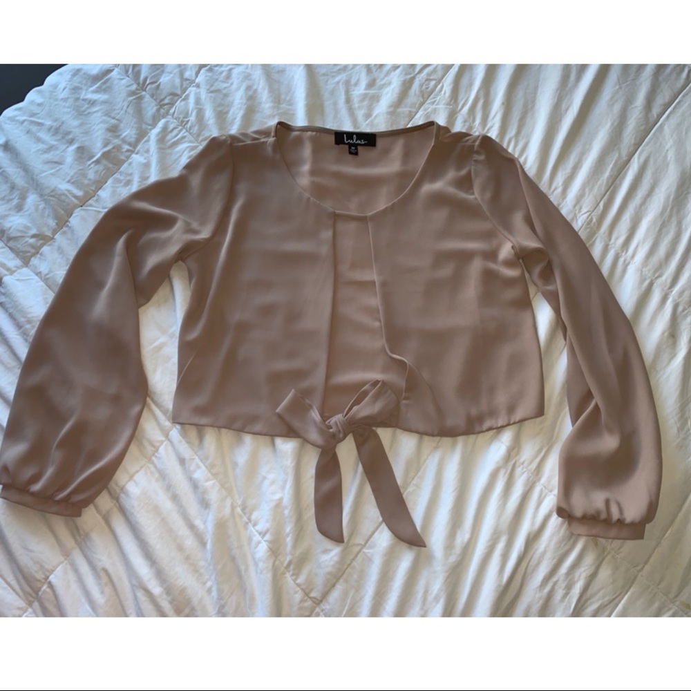 Lulu’s long sleeve tie front crop top